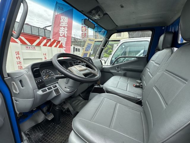11.6尺 / 全車 保固  /  原鈑件 保證 /  尾門 搖控【貨車專賣店】 可全分期--不收 設定費  第2張相片