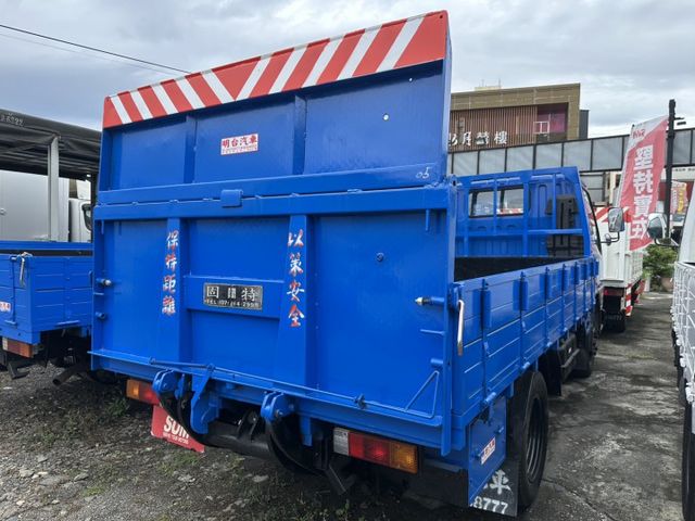 11.6尺 / 全車 保固  /  原鈑件 保證 /  尾門 搖控【貨車專賣店】 可全分期--不收 設定費  第5張相片