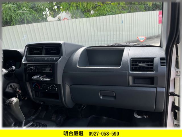 履約 5 萬公里 保證 + 認證車/ 全車 保固 2 年/ 搖控 電動 尾門【 貨車 專賣店 】 可全額分期  第7張相片