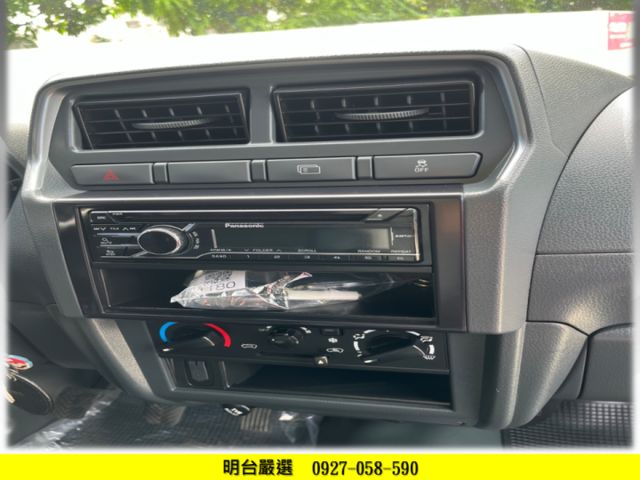 履約 5 萬公里 保證 + 認證車/ 全車 保固 2 年/ 搖控 電動 尾門【 貨車 專賣店 】 可全額分期  第8張相片