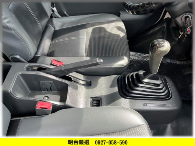 履約 5 萬公里 保證 + 認證車/ 全車 保固 2 年/ 搖控 電動 尾門【 貨車 專賣店 】 可全額分期  第9張相片