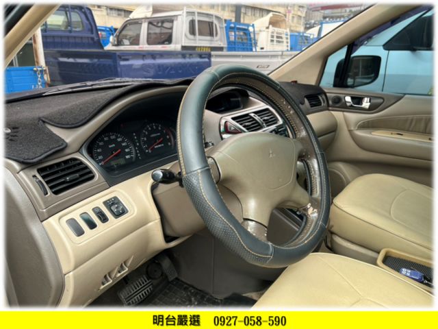 全車 原鈑 原漆 保證+保養如新  /  豪華型 七人 座 / 全車 保 固  / 冷氣 很冷 /  可 試車--來就賣  第5張相片