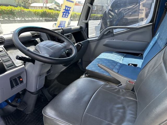 11.6尺 / 已升載重 5 噸 / 保證 原鈑件/全車保固【貨車專賣】 全額 低利 分期--送 尾門  第2張相片