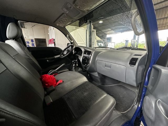 全車 原漆 原鈑件+ 里程 保證 / 認證車 / 全車 保固 1 年/ 尾門【貨車 專賣】在地經營 50 年  第3張相片