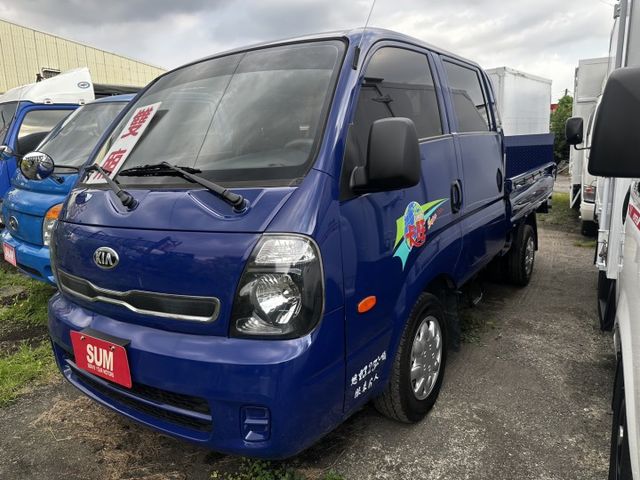 双廂-- 6人座 / 全車 原鈑件 / 認證 / 全車 保固 / 尾門 遙控【省油省稅】柴油-6 輪-6人座  第1張相片