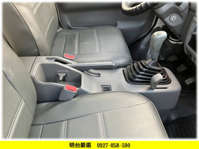 4 X 4 【 4 輪傳動+ 加力檔 】全車 保固 1 年+ 全車 原鈑件  //貨車專賣// 4 X 4 -4 X 4  第6張相片