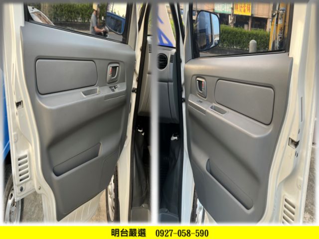 4 X 4 【 4 輪傳動+ 加力檔 】全車 保固 1 年+ 全車 原鈑件  //貨車專賣// 4 X 4 -4 X 4  第7張相片