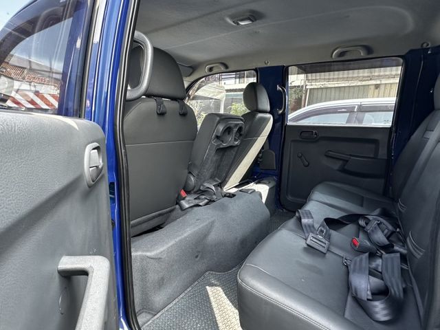 双廂-- 6人座 / 全車 原鈑件 / 全車 保固 / 認證 / 尾門 遙控 【省油 省稅】 6人座- 6人座  第2張相片