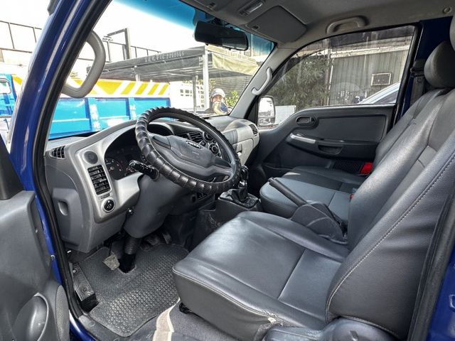 双廂-- 6人座 / 全車 原鈑件 / 全車 保固 / 認證 / 尾門 遙控 【省油 省稅】 6人座- 6人座  第3張相片