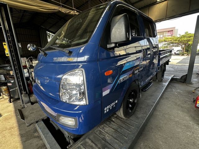 6 人座- 双 廂- 自 排// 自 排 // 全車 原漆+認證+全車 保固/ 2020年11月出廠 // 自排 //  第1張相片