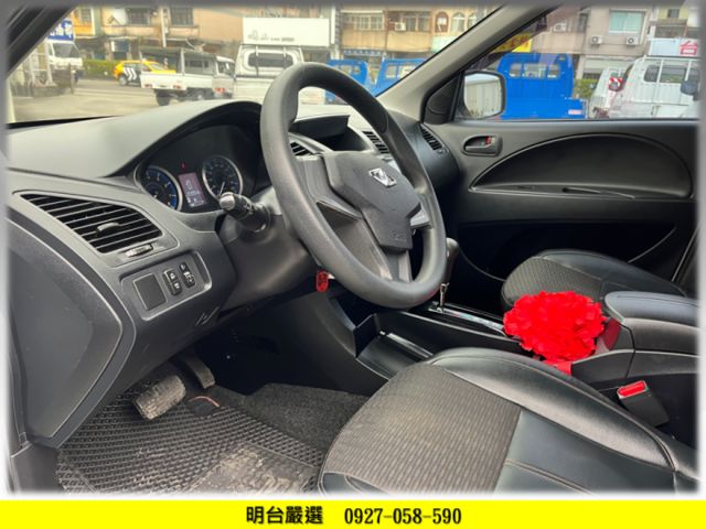 認證車 + 全車 原漆 原鈑件 / 全車 保固 1 年 / 全新 輪胎 4 輪 // 自排 // 可 超額 分期  第4張相片