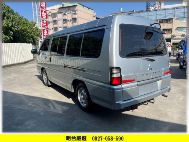 8 人 座 / 履約 全車 保固 1 年 / 認證車 / 里程- 原鈑件 保證 / 後座出風口 /   8人座- 8人座  第2張相片