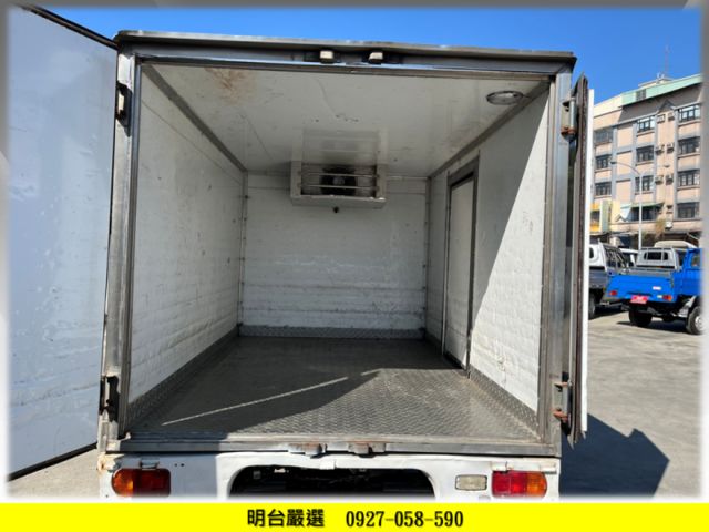 全車 原鈑件/ 認證 / 里程 保證/ 全車 保固 1 年【貨車 專賣】 可 免費 換貨斗 / 可 全額分期  第4張相片