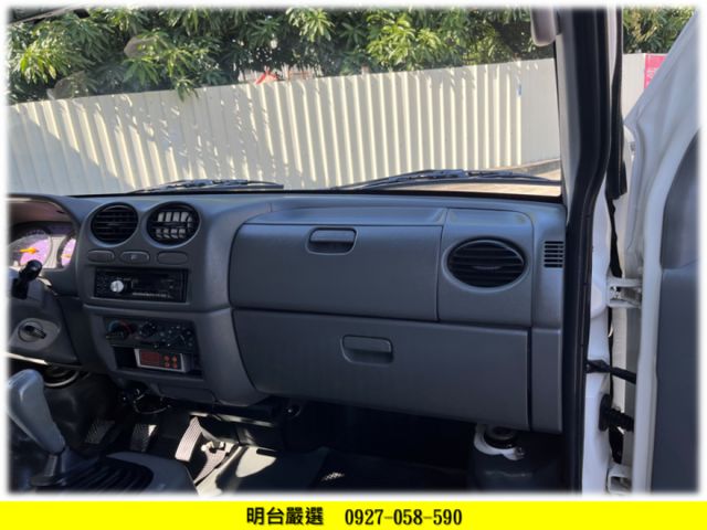 全車 原鈑件/ 認證 / 里程 保證/ 全車 保固 1 年【貨車 專賣】 可 免費 換貨斗 / 可 全額分期  第6張相片