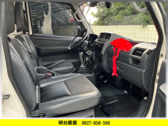 // 尾門 //上下調 升降蓬-可拆 / 履約 里程 6 萬公里  /  認證車 + 全車 原鈑件【升降蓬 + 尾門】  第5張相片