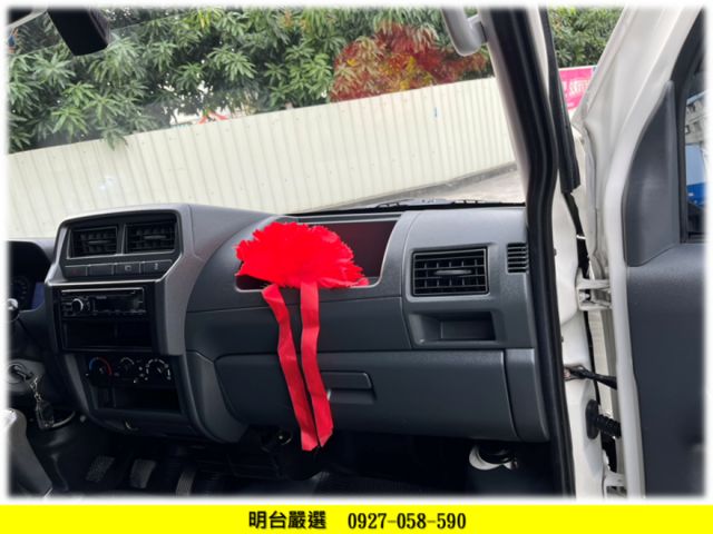 // 尾門 //上下調 升降蓬-可拆 / 履約 里程 6 萬公里  /  認證車 + 全車 原鈑件【升降蓬 + 尾門】  第6張相片