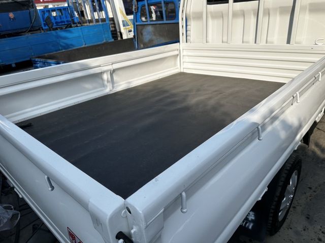 双廂-- 6人座 / 全車 原鈑件 / 全車 保固 / 無事故- 無泡水【貨車專賣】要- 保固- 才重要  第6張相片