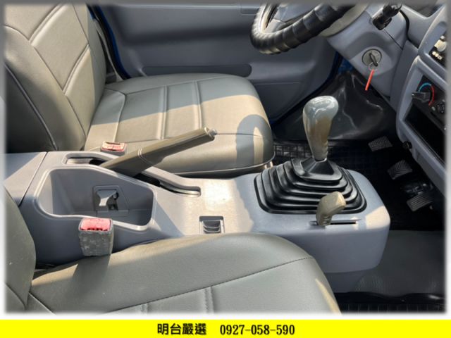 4 X 4 【 4 輪傳動+ 加力檔 】履約 7 萬公里 保證/ 全車 保固 / 電動 尾門 + 冷氣 + 4 X 4  第5張相片