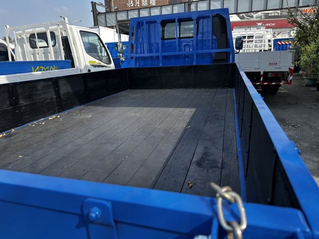 11.6尺 / 四期 環保/ 全車 保固 / 全車原鈑件 / 已升載重 5 噸  /  里程 保證 【貨車 專賣】  第4張相片