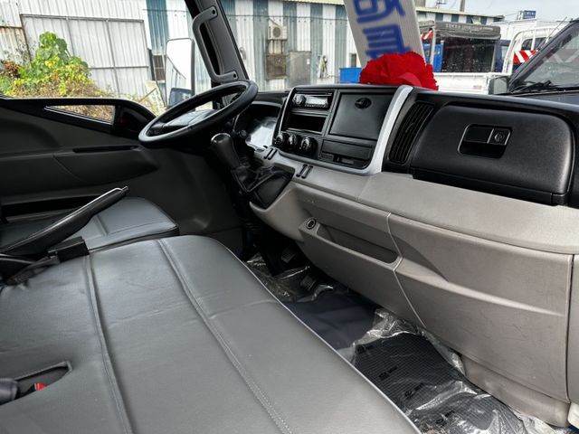 14.5 尺 / 原鈑件 / 全車 保固 / 認證 / 里程 保證 / 双節 尾門 / 已升載重 5 噸【免費 籤维廂】  第3張相片