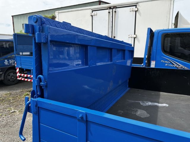 14.5 尺 / 原鈑件 / 全車 保固 / 認證 / 里程 保證 / 双節 尾門 / 已升載重 5 噸【免費 籤维廂】  第6張相片