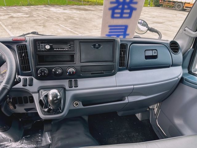 11.6 尺 / 原鈑件 / 全車 保固 / 里程 保證/ 認證/已升載重 5 噸【貨車 專賣】可免費換 纖維廂  第3張相片