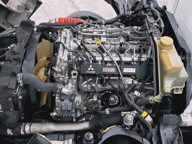 11.6 尺 / 原鈑件 / 全車 保固 / 里程 保證/ 認證/已升載重 5 噸【貨車 專賣】可免費換 纖維廂  第6張相片