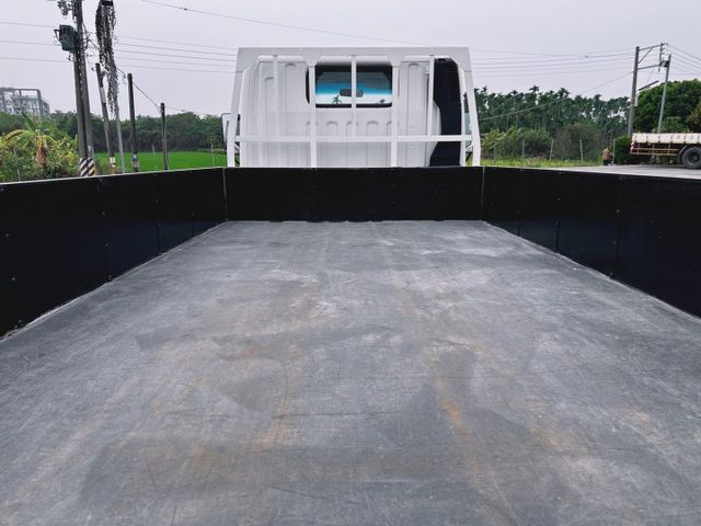 11.6 尺 / 原鈑件 / 全車 保固 / 里程 保證/ 認證/已升載重 5 噸【貨車 專賣】可免費換 纖維廂  第7張相片