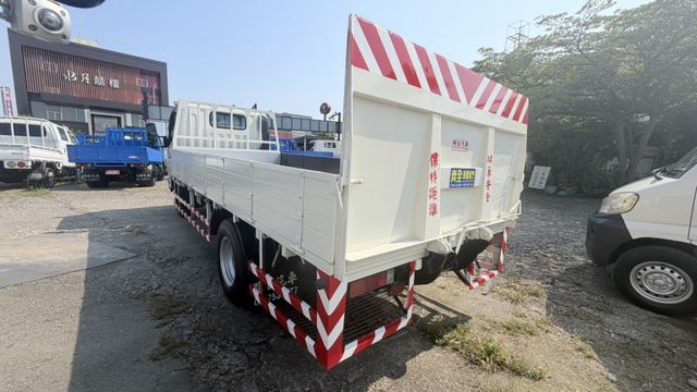 14.5 尺 / 原鈑件 / 全車 保固 / 里程 16 萬公里 保證 / 認證車/ 已升載重 5 噸 / 免費改成廂  第4張相片