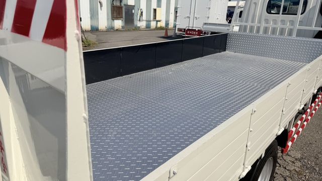 14.5 尺 / 原鈑件 / 全車 保固 / 里程 16 萬公里 保證 / 認證車/ 已升載重 5 噸 / 免費改成廂  第5張相片