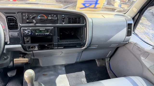 11.6尺 / 全車 原鈑件 / 冷氣冷/ 尾門 搖控 / 全車 保固 3 個月【貨車 專賣】 可 全額分期  第4張相片