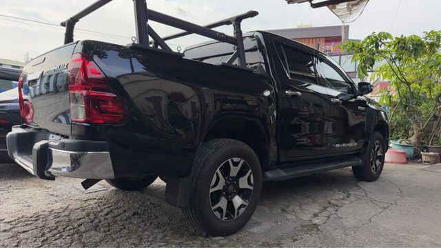 認證車/ 全車原漆 原鈑件 保證 / 里程 保證/ 全車 保固 / 5人座 【貨車 專賣】柴油 双廂 5人座  第4張相片