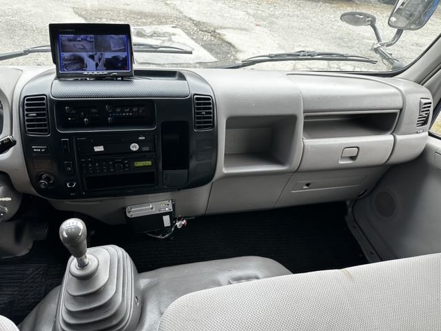 6 .5 噸 -16.7尺  內高 242 cm /  原漆 + 引擎 保固/ 可換貨斗/ 認證車 - 全車保固-很重要  第7張相片