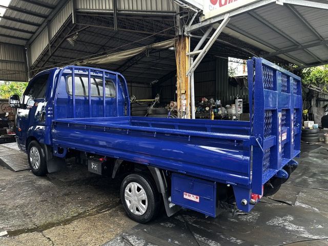 全車 原漆 原鈑件+ 里程 保證 / 認證車 / 履約 全車 保固 1 年 / 双節 升降尾門【貨車 專賣】  第4張相片