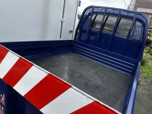 双廂-- 6人座 / 全車 原鈑件 / 認證 / 全車 保固 / 尾門 遙控【貨車專賣】柴油-6 輪-6人座  第3張相片