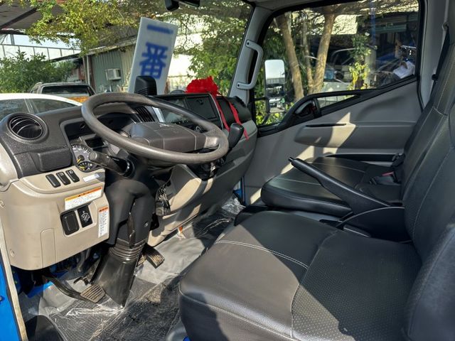 11.5 尺  * 正 5 噸 * 全車 原漆 / 履約 4 萬 公里 保證 / 認證車 双缸尾門 + 氬鈑【貨車專賣】  第2張相片