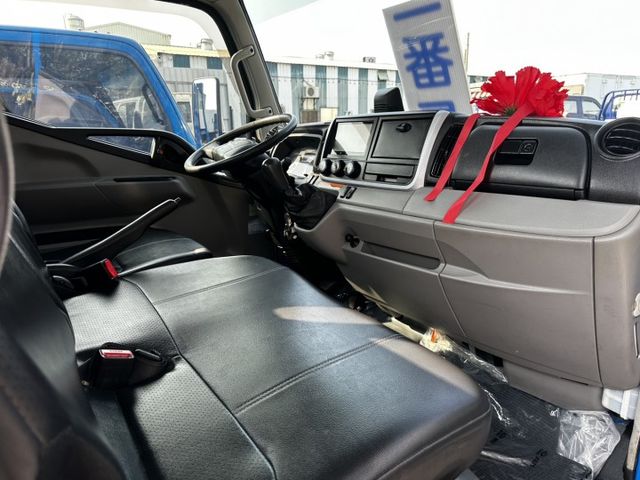 11.5 尺  * 正 5 噸 * 全車 原漆 / 履約 4 萬 公里 保證 / 認證車 双缸尾門 + 氬鈑【貨車專賣】  第3張相片