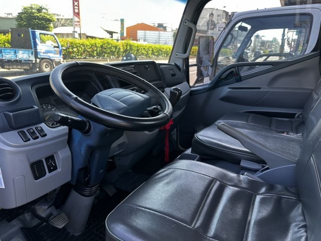認證車/ 全車 原鈑件/ 全車保固 / 已升載重 5 噸【 貨車 專賣 】可換廂 / 貨車-有-保固-很重要  第3張相片