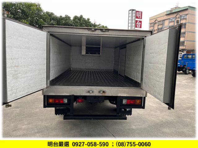 【自排 2021】 冷凍車 -20 度  * 全車 原漆 * 引擎保固 2 年 2020年12月 出廠 // 自排 //  第4張相片