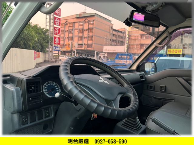 認證車 /全車原鈑件/ 里程 保證 / 全車保固 1年【貨車 專賣 】前後行車 紀錄+倒車顯影  第4張相片