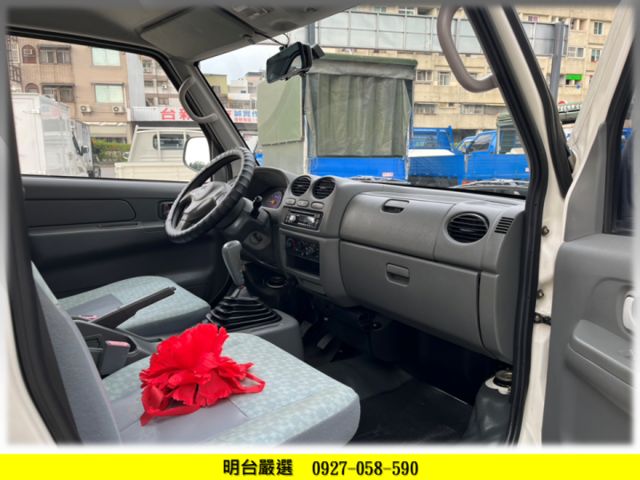全車 原鈑件/ 認證 / 里程 保證/ 全車 保固 1 年【貨車 專賣】 可 全額分期  第4張相片