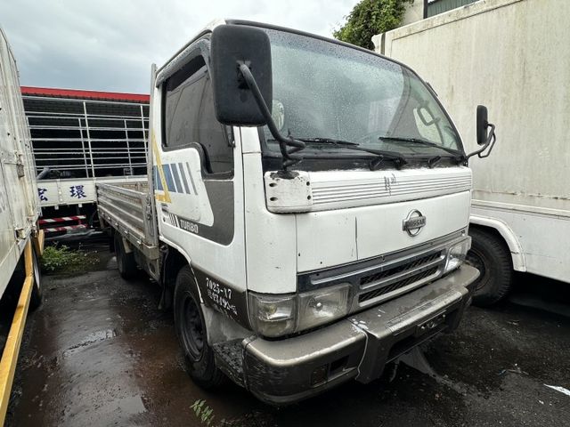 6 輪 / 白鐵斗/ 引擎很讚 保證+ 排擋順+ 車樑很美【 可 試車- 需要- 合你用- 來就賣】不留了  第2張相片