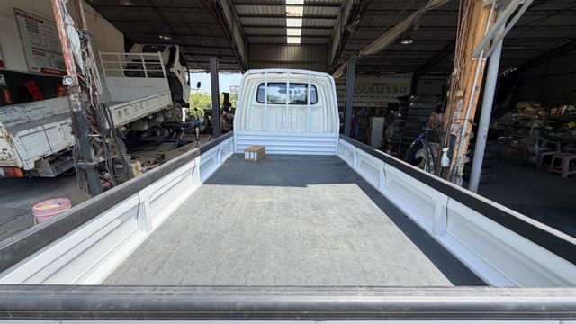 車頭 原漆 原鈑件+ 里程 保證 / 認證車 / 履約 全車 保固 半年【貨車 專賣】分期- 送 尾門  第4張相片