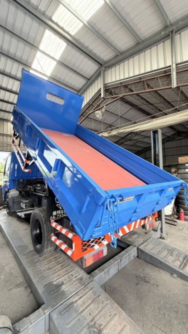 11.6 尺/ 全新 傾卸斗 / 認證車 / 全車 原鈑件 / 已升載重 5 噸 【貨車專賣】全車 保固  第7張相片