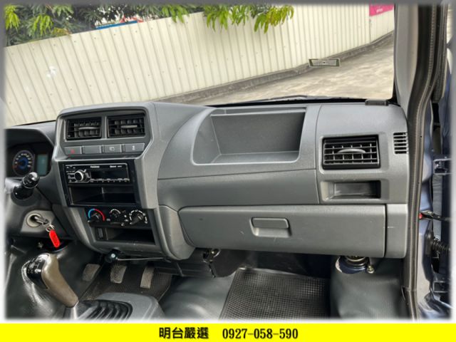 車頭 原漆+ 認證車+全車 原鈑 / 全車 保固 1 年【貨車 專賣】前後行車紀錄+ 倒車+ 氬板底  第8張相片