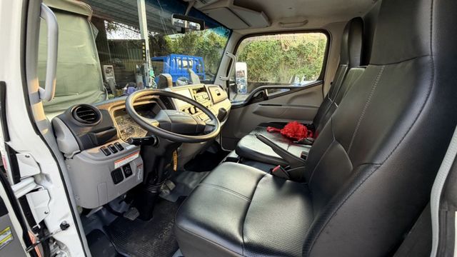 11.5 尺/ 履約 7 萬 公里 保證/ 正 5 噸// 認證車 // 全車原鈑件  4 缸 4向  尾門【貨車專賣】  第2張相片