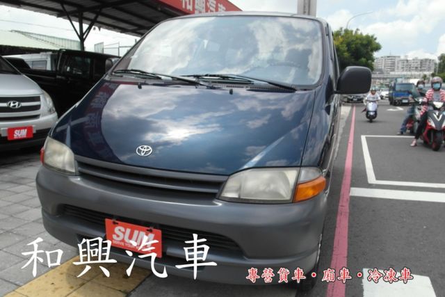 8人座的價格 Findcar 找車網