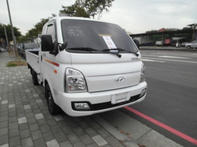 2022年波特 自排自排 新車保固中 僅跑4萬多 車美好開 可全貸 歡迎賞車!!  第3張相片