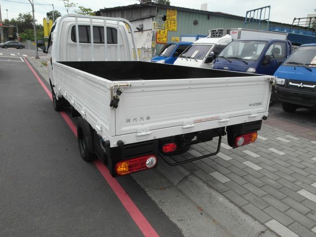 2022年波特 自排自排 新車保固中 僅跑4萬多 車美好開 可全貸 歡迎賞車!!  第4張相片