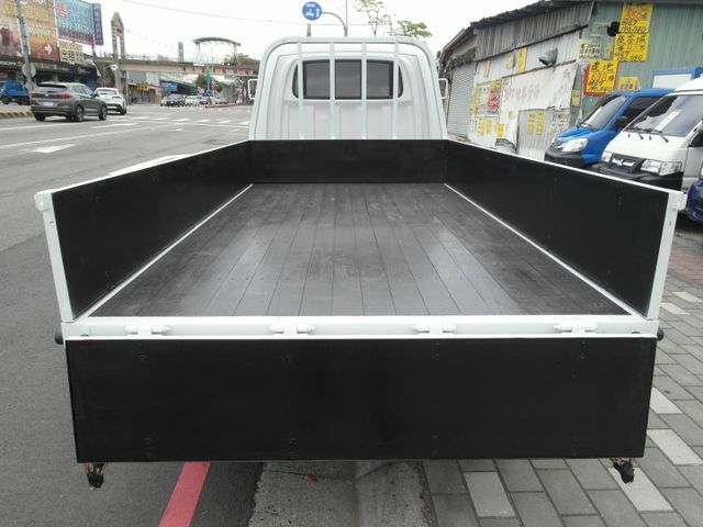 2022年波特 自排自排 新車保固中 僅跑4萬多 車美好開 可全貸 歡迎賞車!!  第8張相片